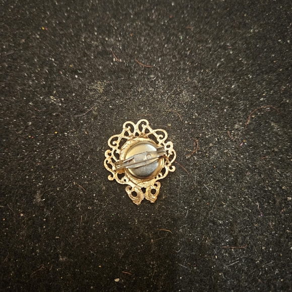 Pin - Picture 2 of 2